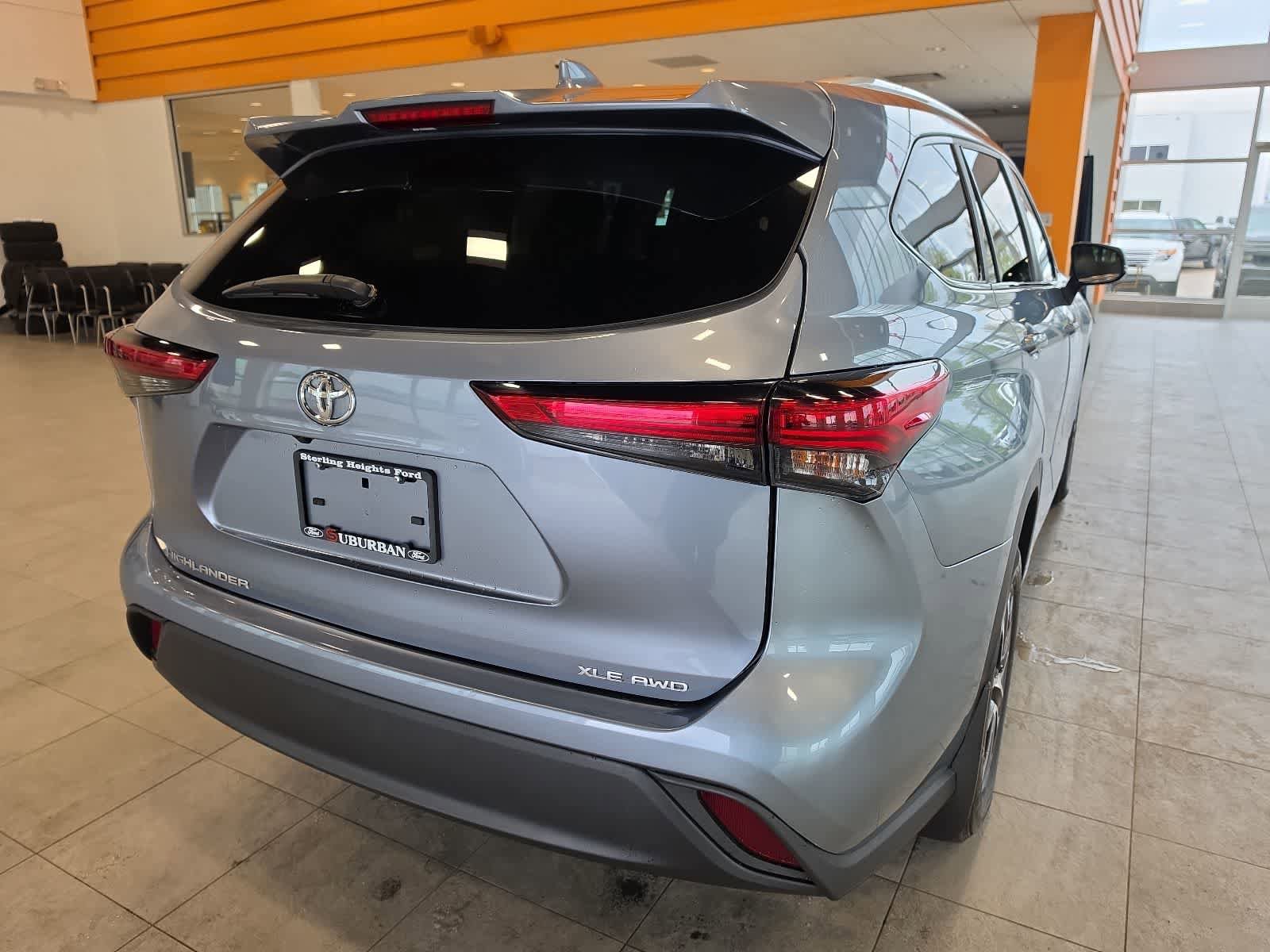 Used 2023 Toyota Highlander XLE AWD/4WD image 41