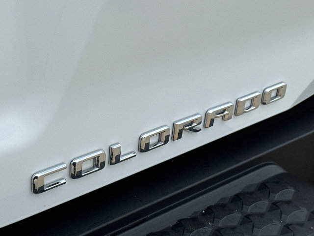 Used 2024 Chevrolet Colorado LT w/ LT Convenience Package II RWD image 9
