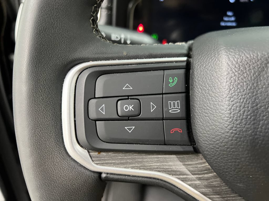 Used 2024 Jeep Wagoneer Series III AWD/4WD image 57