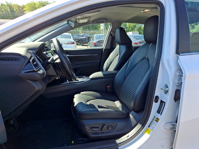 Certified 2020 Toyota Camry SE FWD image 9