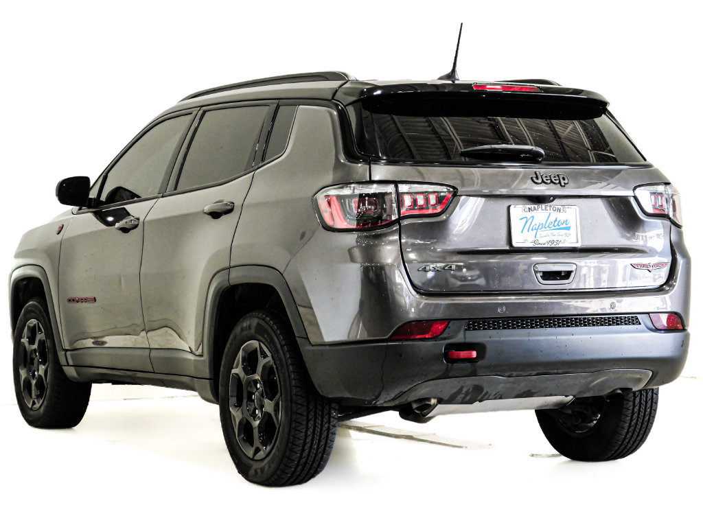 Used 2024 Jeep Compass Trailhawk w/ Sun and Sound Group AWD/4WD image 9