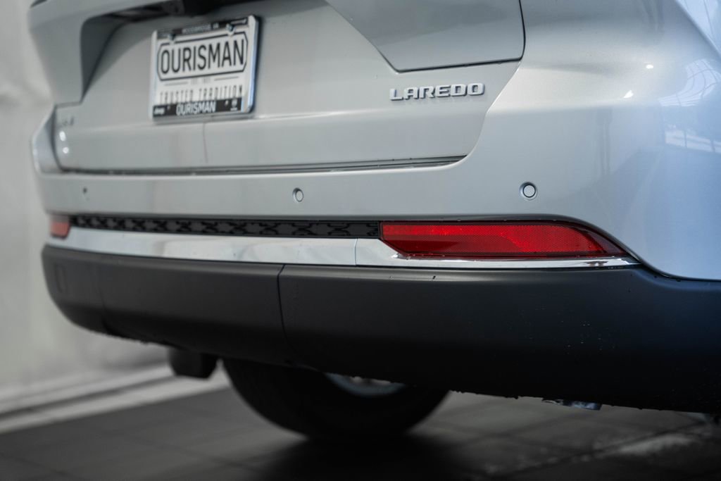 New 2026 Jeep Grand Cherokee Laredo X AWD/4WD image 9