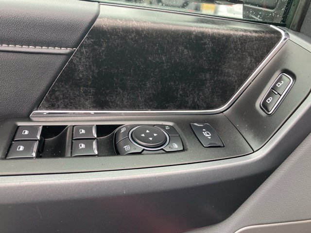 Used 2023 Ford F350 XLT w/ Black Appearance Package AWD/4WD image 18
