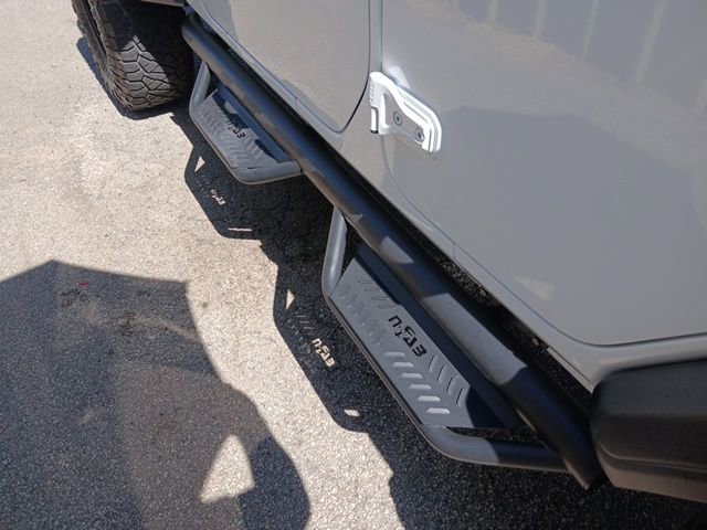 Used 2024 Jeep Wrangler Sport S image 7