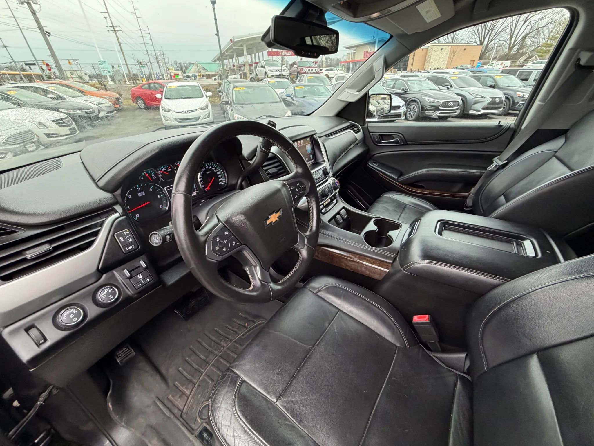 Used 2015 Chevrolet Suburban LT w/ Luxury Package AWD/4WD image 24