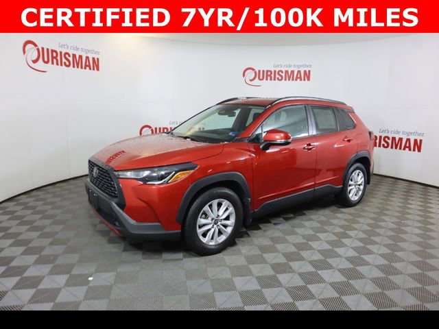 Used 2024 Toyota Corolla Cross LE image 1