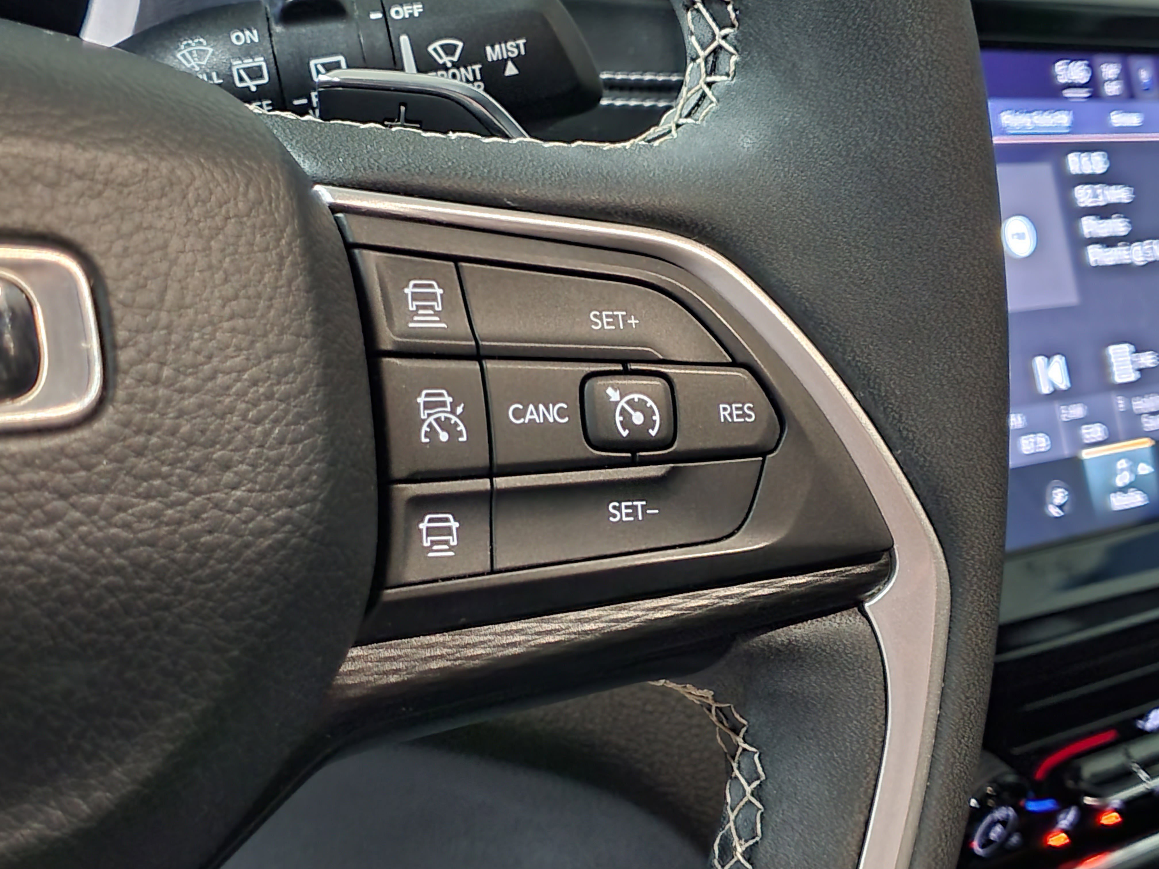 Used 2024 Jeep Grand Cherokee L Laredo AWD/4WD image 25