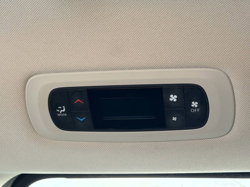 Certified 2022 Chrysler Voyager LX image 33