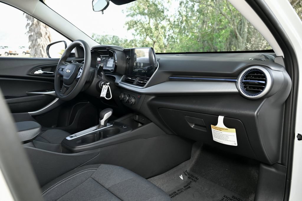 New 2026 Chevrolet Trax LS w/ LS Convenience Package FWD image 30