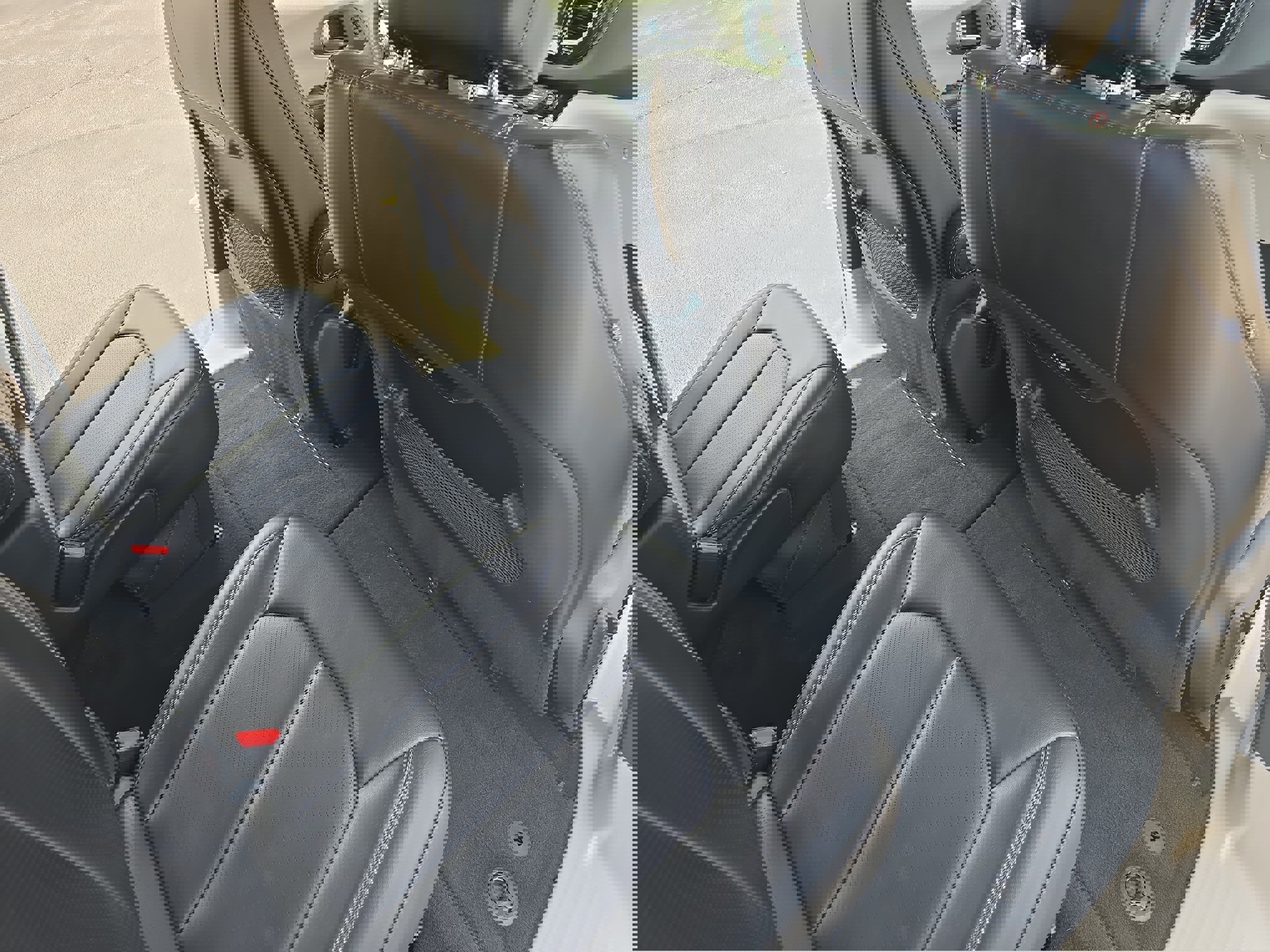 Used 2024 Chrysler Pacifica Touring-L image 11