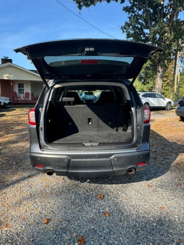 Used 2019 Subaru Ascent Premium w/ Popular Package #2 AWD/4WD image 17