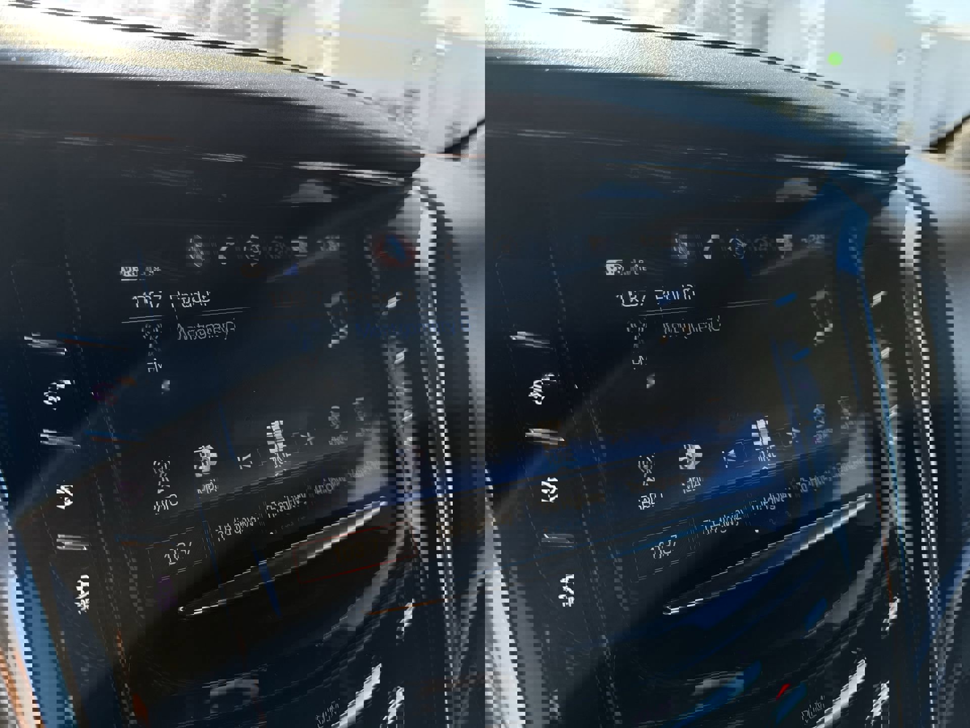 Used 2017 Cadillac Escalade Platinum image 13