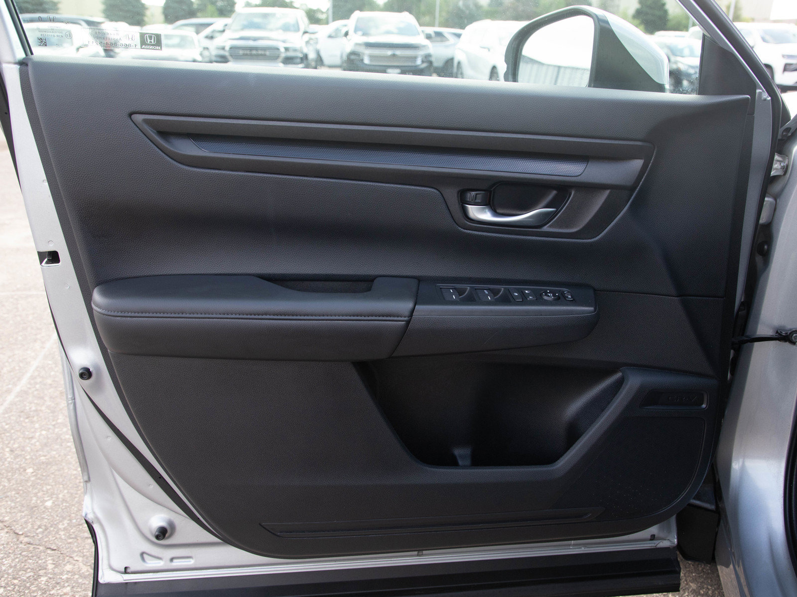 Used 2025 Honda CR-V LX image 19