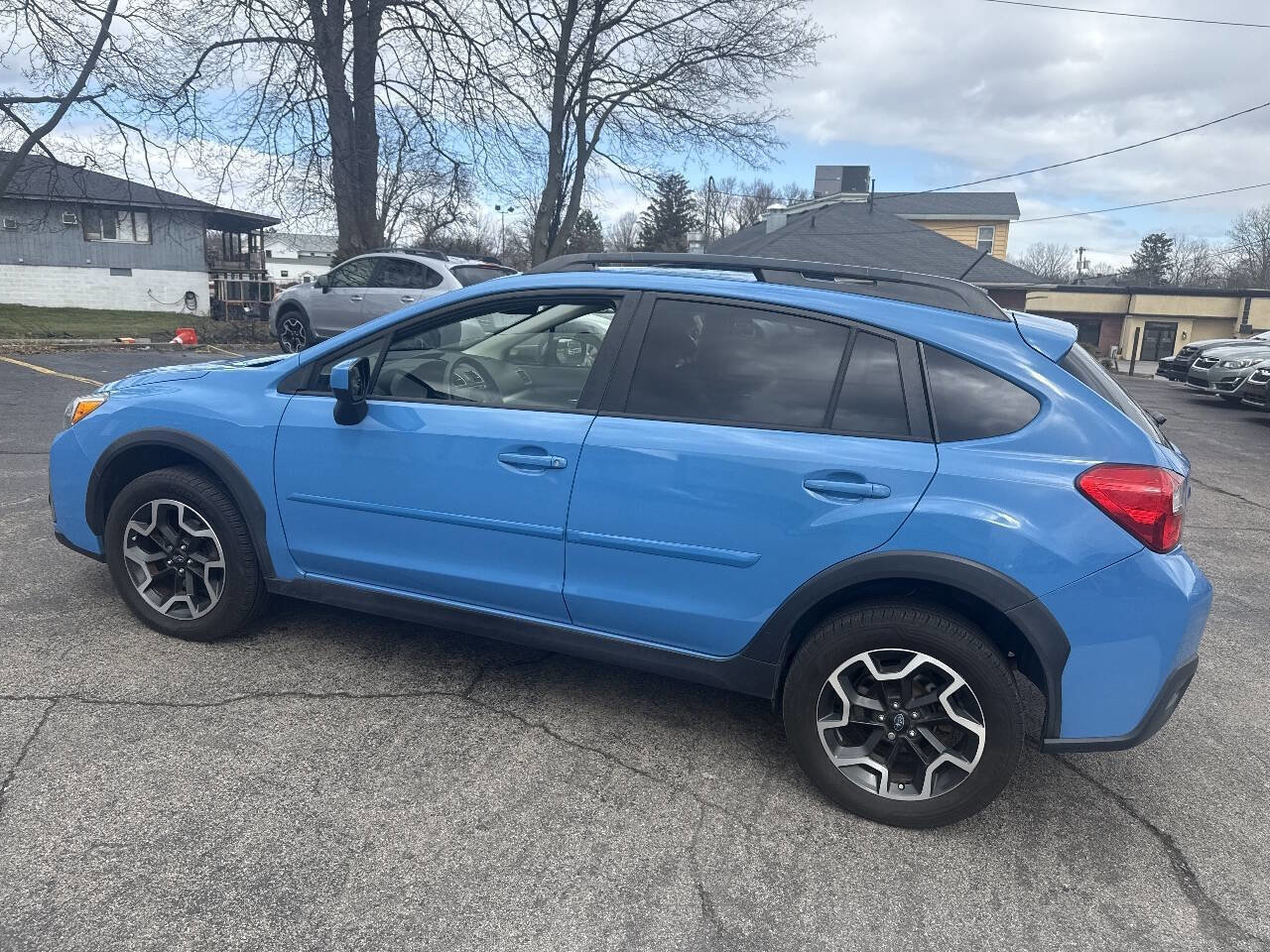 Used 2017 Subaru Crosstrek 2.0i Premium image 12