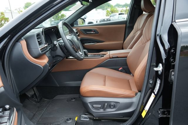Used 2025 Toyota Crown Signia AWD/4WD image 23