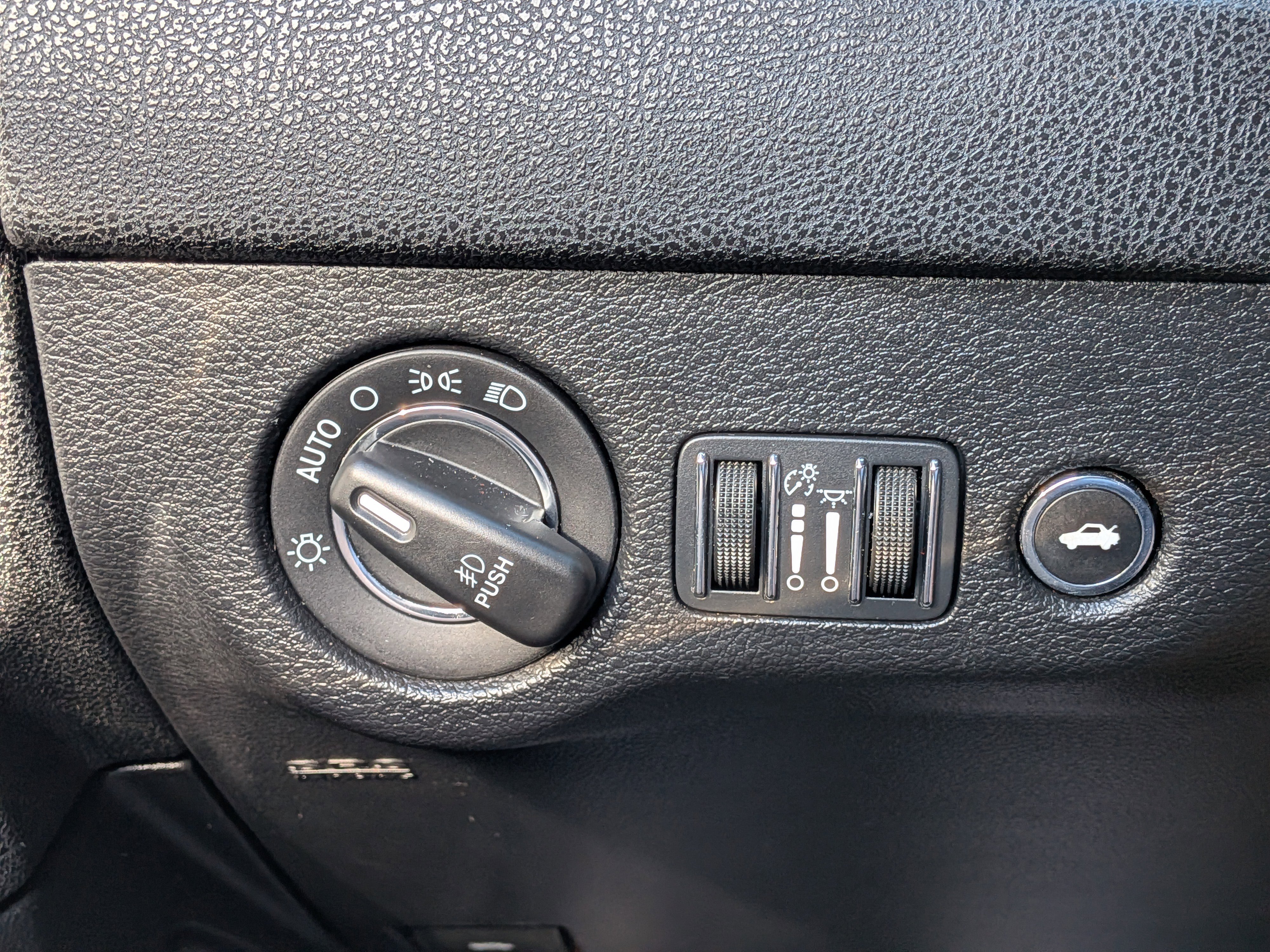 Used 2019 Chrysler 300 S image 22