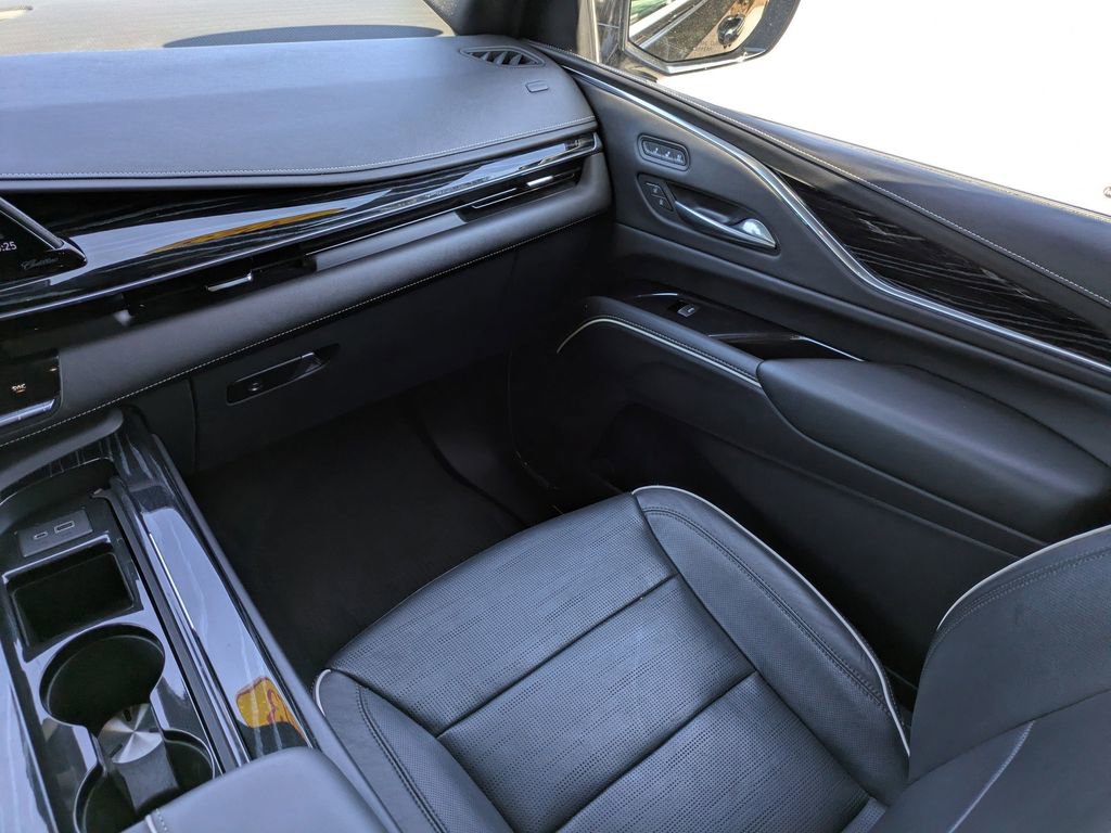 Used 2023 Cadillac Escalade Sport AWD/4WD image 19