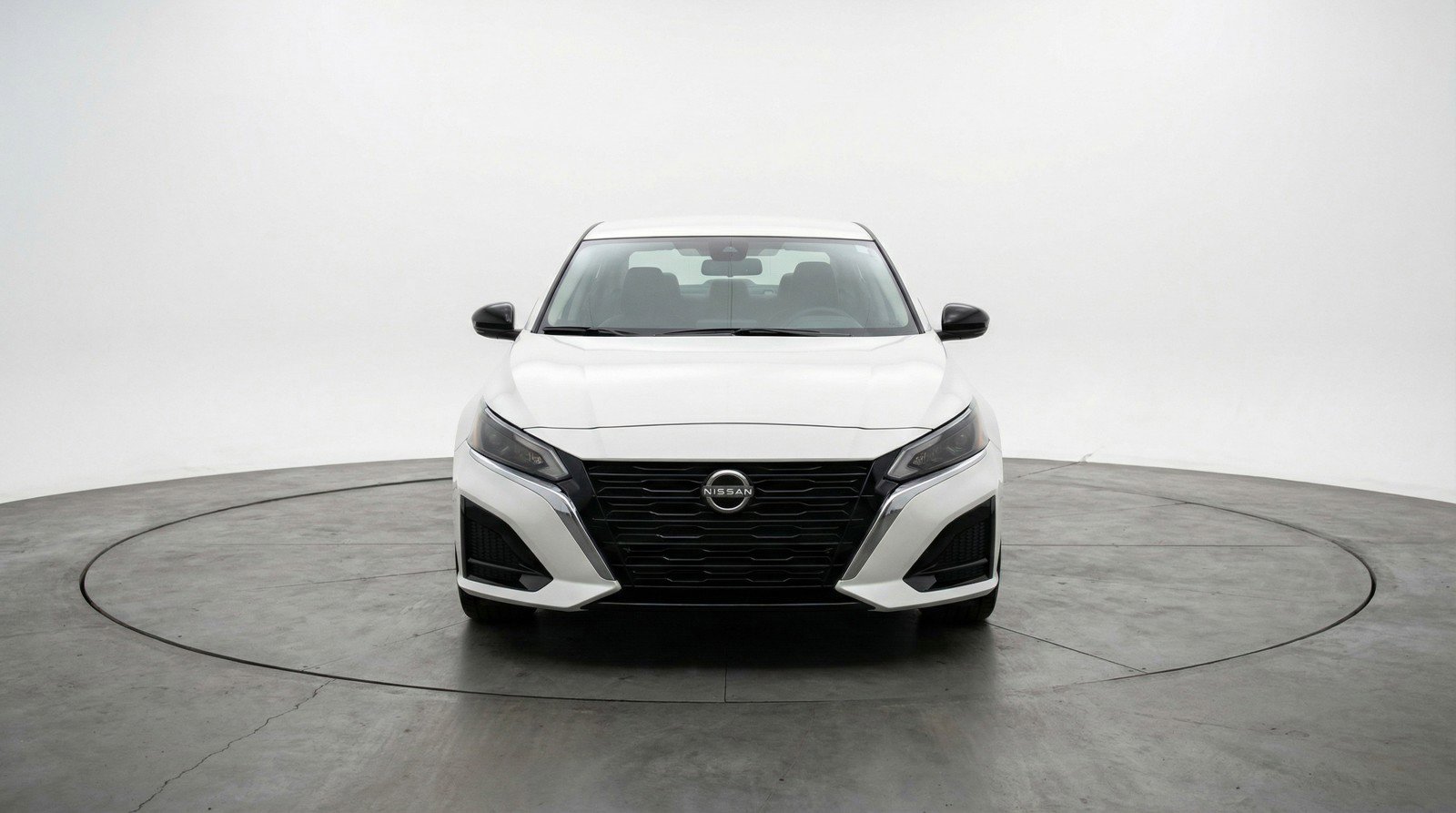 Used 2025 Nissan Altima 2.5 SV image 2