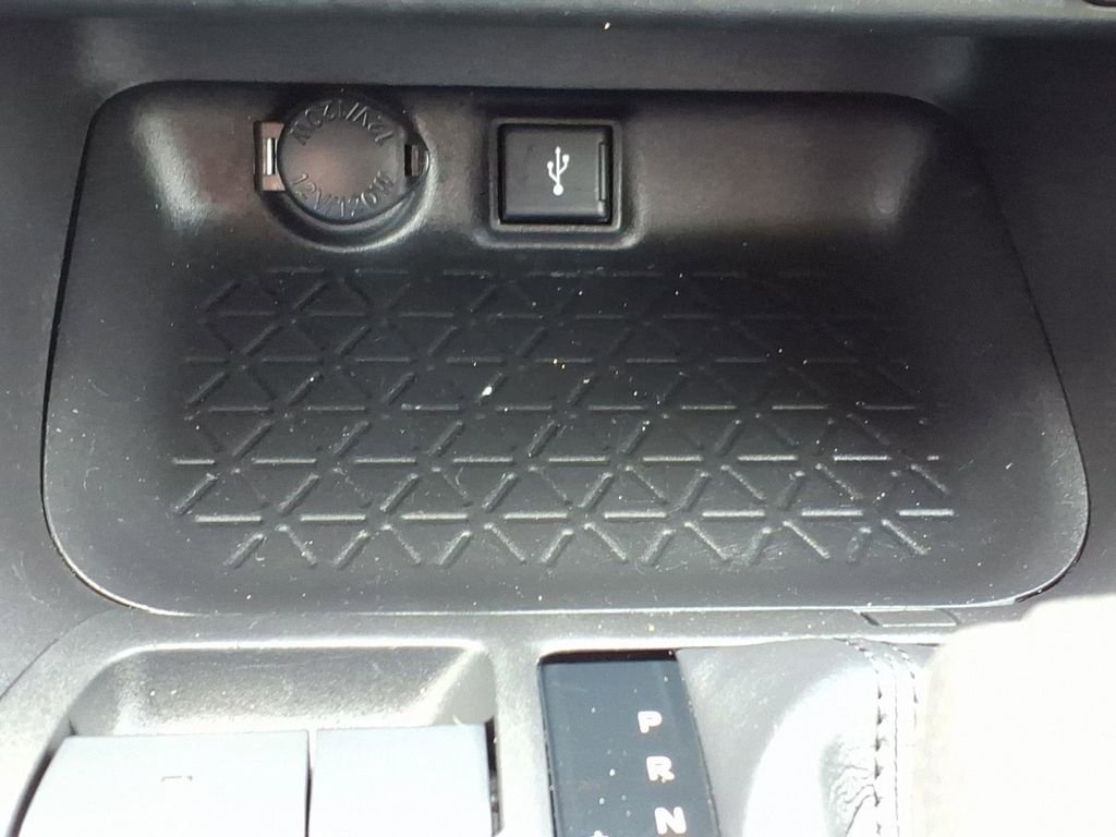 Used 2021 Toyota RAV4 XLE w/ XLE Grade Weather Package image 18