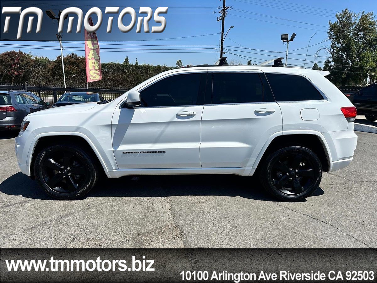 Used 2014 Jeep Grand Cherokee Altitude AWD/4WD image 3