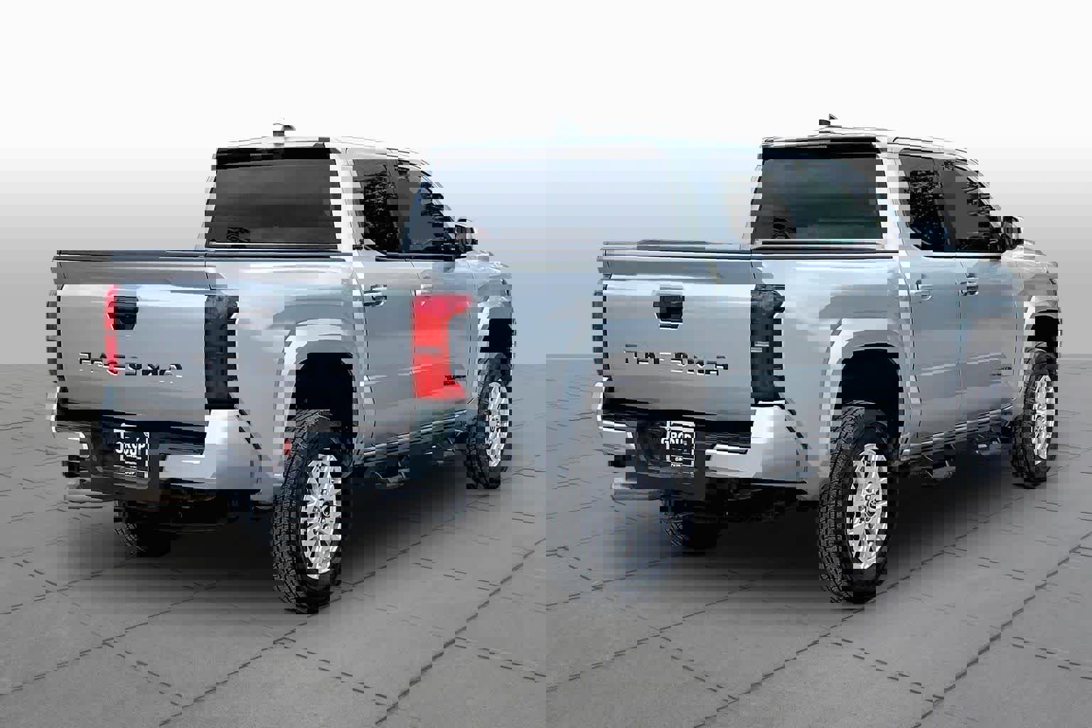 Used 2025 Toyota Tacoma SR5 image 13