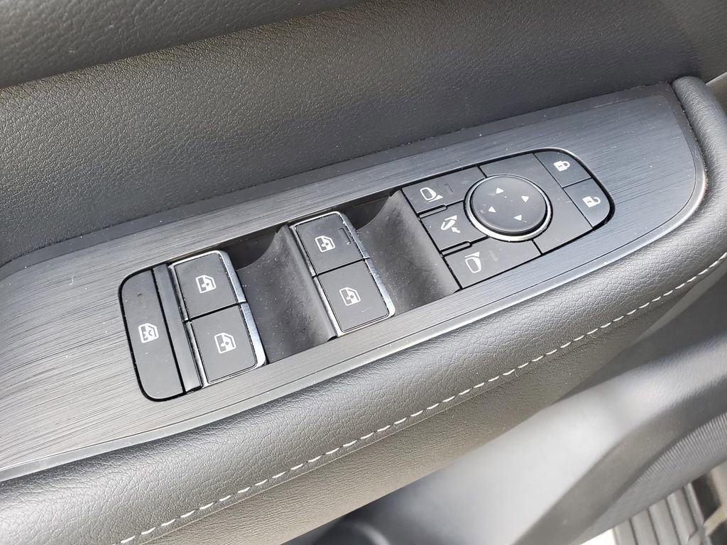 Used 2025 Nissan Armada SL w/ Captain's Chari Seat Package image 19