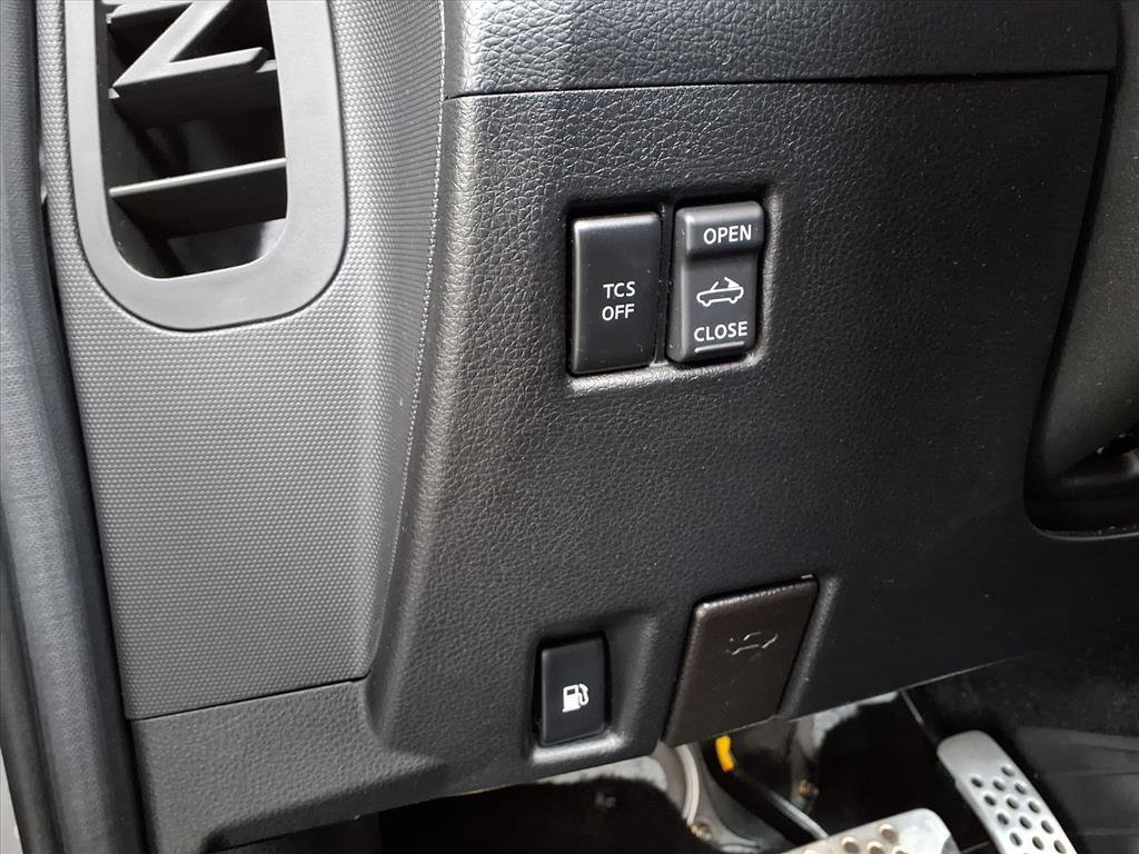 Used 2004 Nissan 350Z Touring image 16