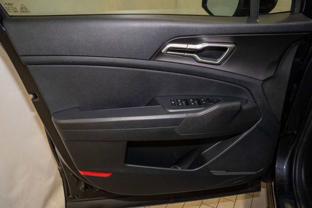 New 2026 Kia Sportage LX image 12