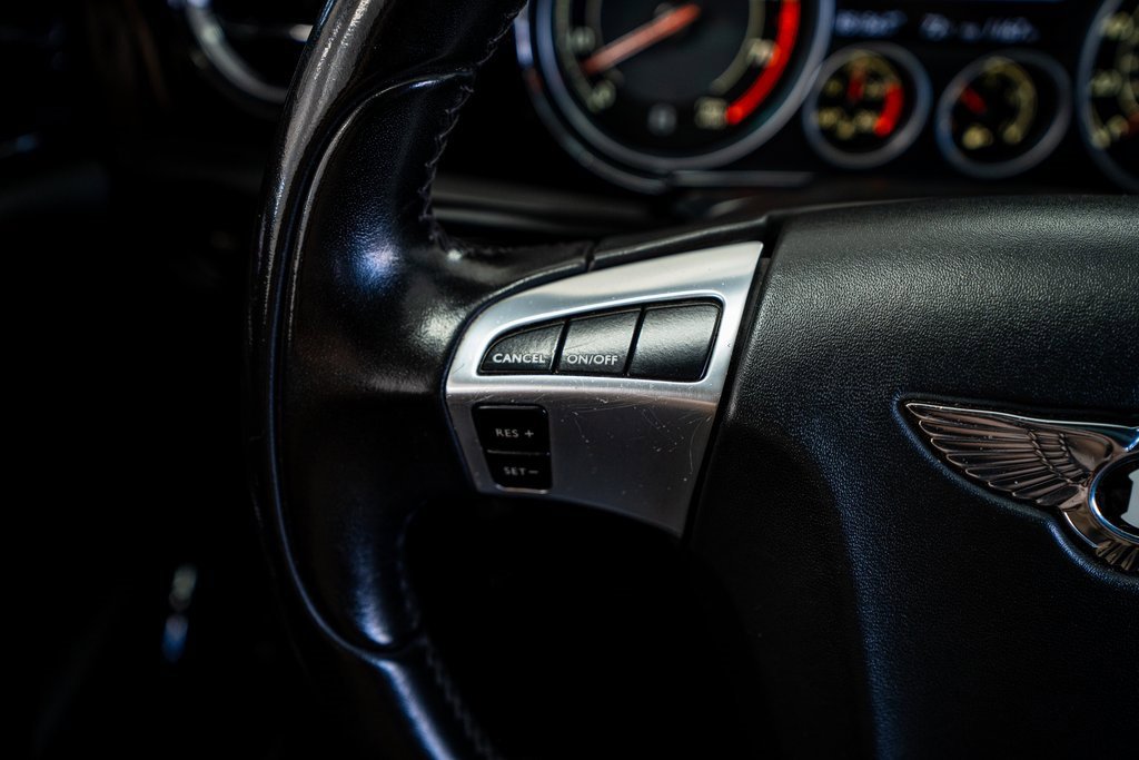 Used 2015 Bentley Flying Spur V8 image 40