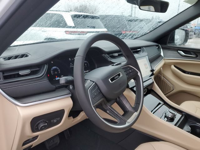 New 2026 Jeep Grand Cherokee L Limited AWD/4WD image 12