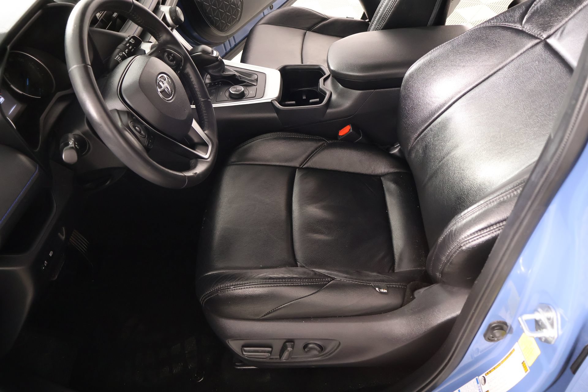 Used 2022 Toyota RAV4 SE AWD/4WD image 10
