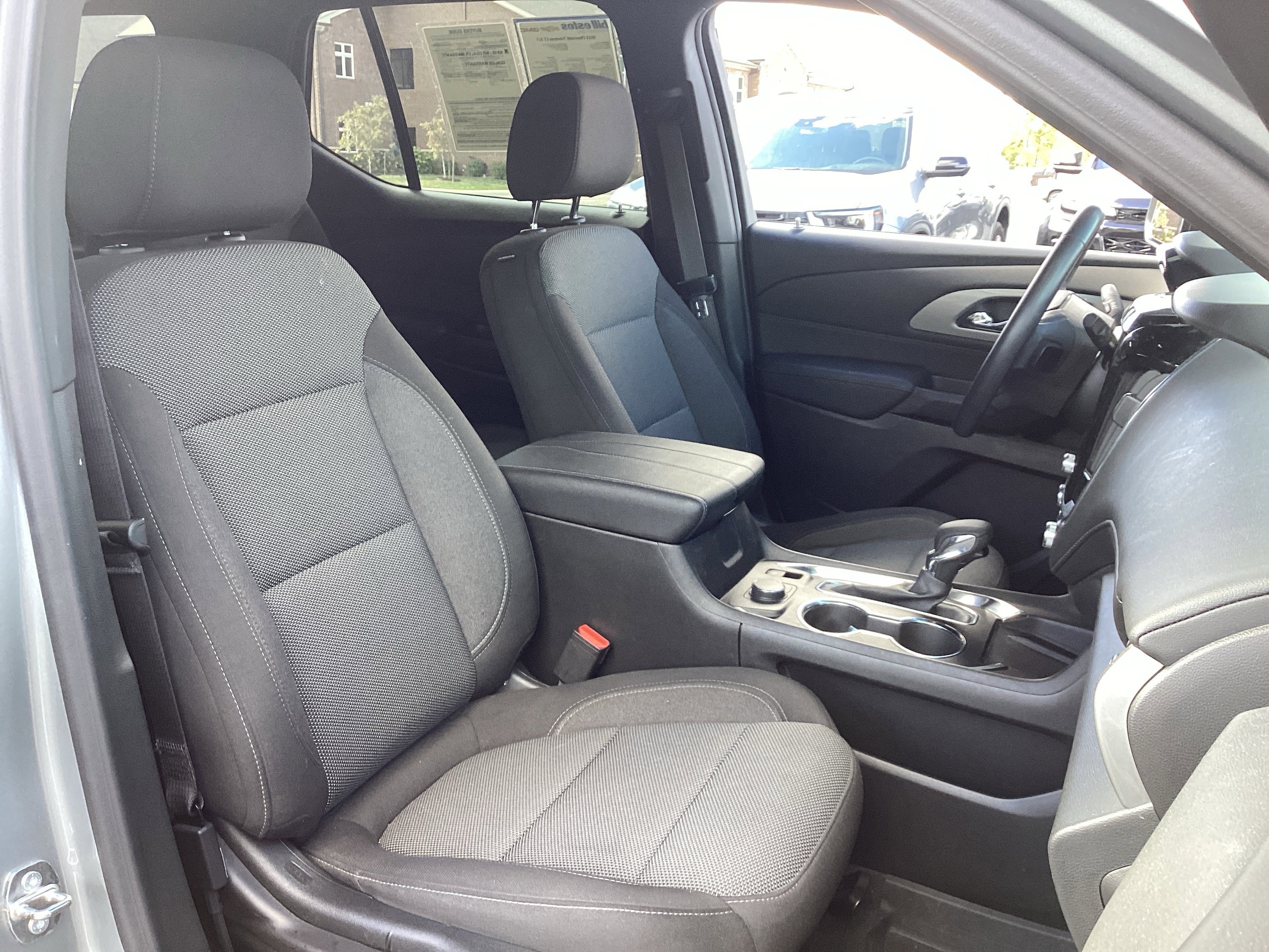 Used 2023 Chevrolet Traverse LT image 31