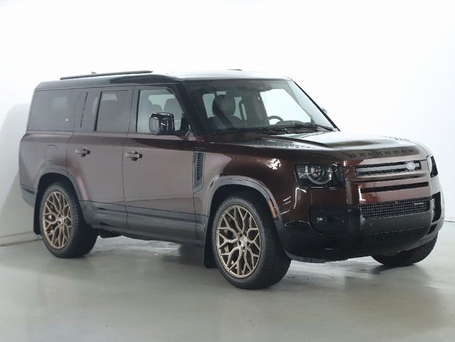 Used 2023 Land Rover Defender 130 X-Dynamic SE AWD/4WD image 11