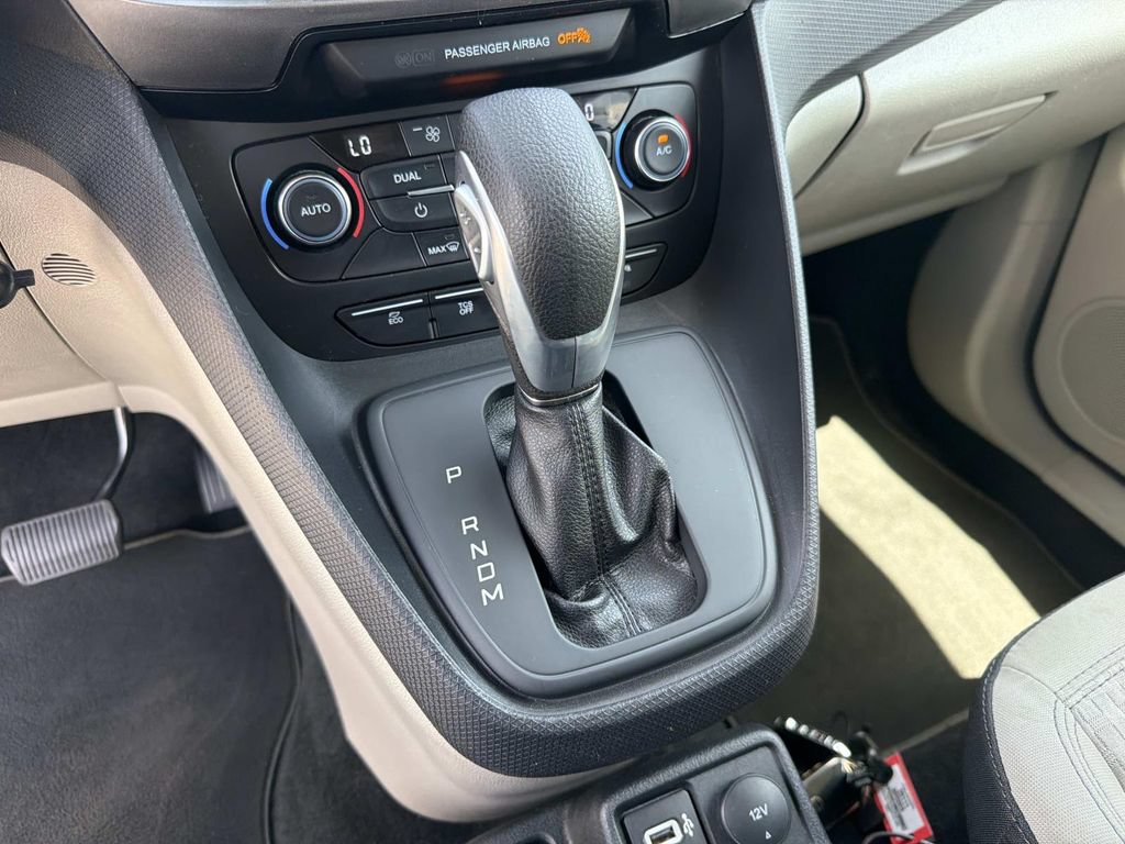 Used 2022 Ford Transit Connect XLT FWD image 27
