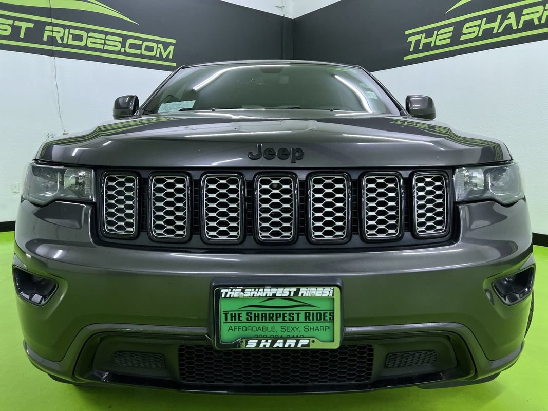 Used 2018 Jeep Grand Cherokee Altitude AWD/4WD image 3