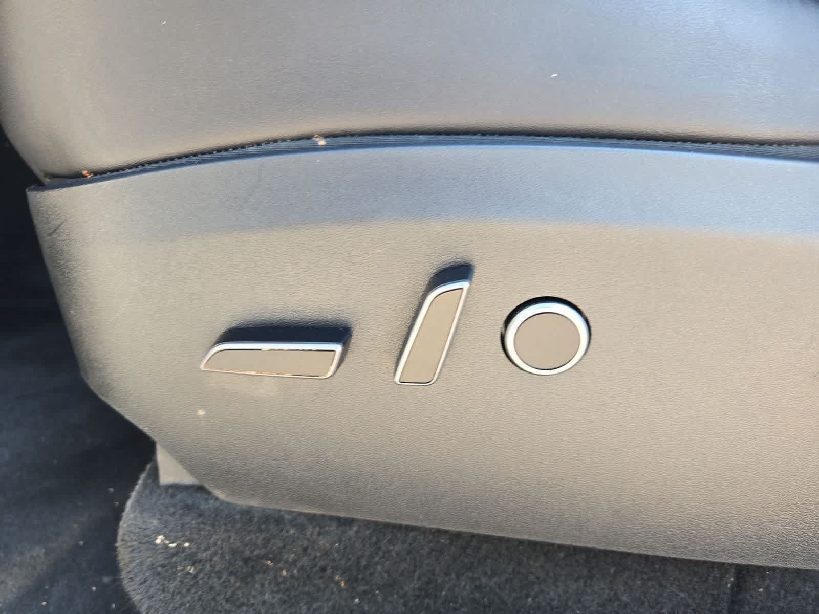 Used 2023 Tesla Model Y AWD image 15
