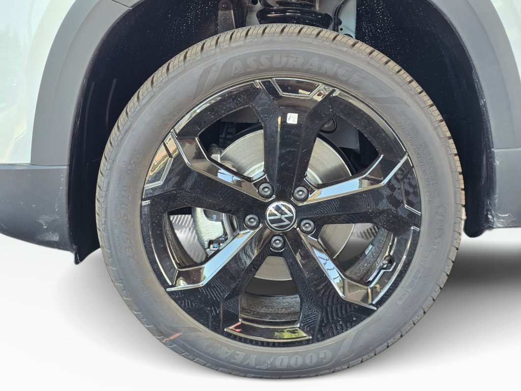 New 2026 Volkswagen Taos SEL AWD/4WD image 11