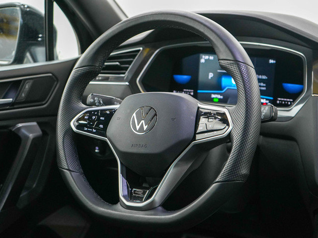 Used 2023 Volkswagen Tiguan SE R-Line image 13