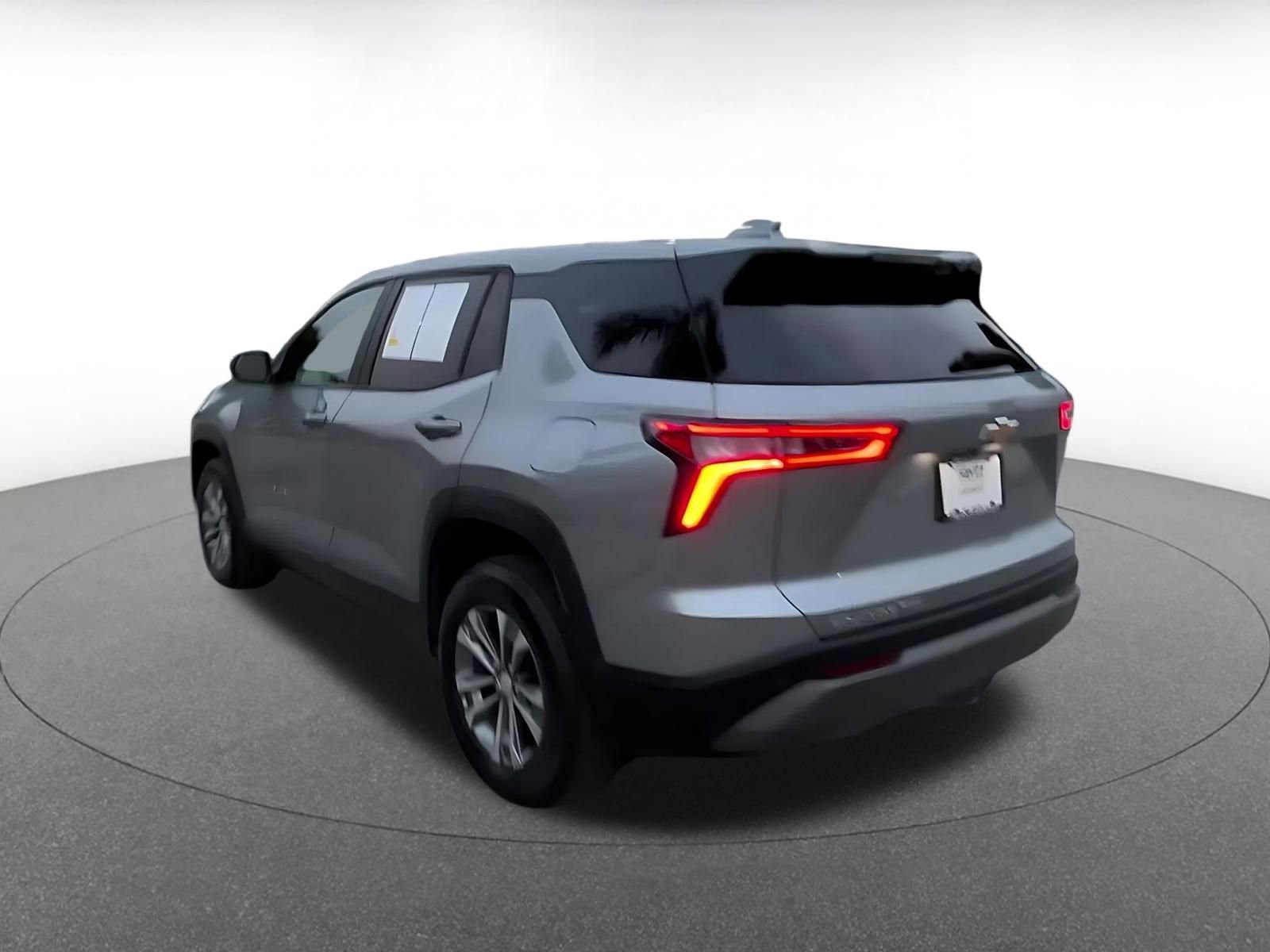 Used 2025 Chevrolet Equinox LT image 11