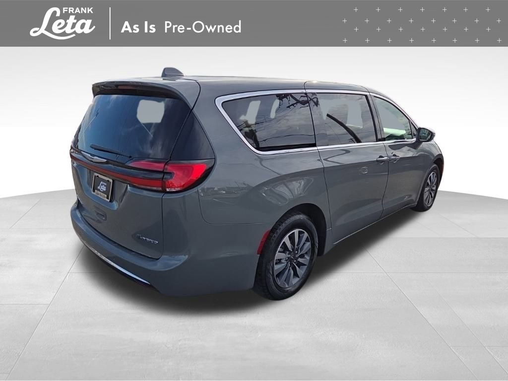 Used 2022 Chrysler Pacifica Touring-L image 11