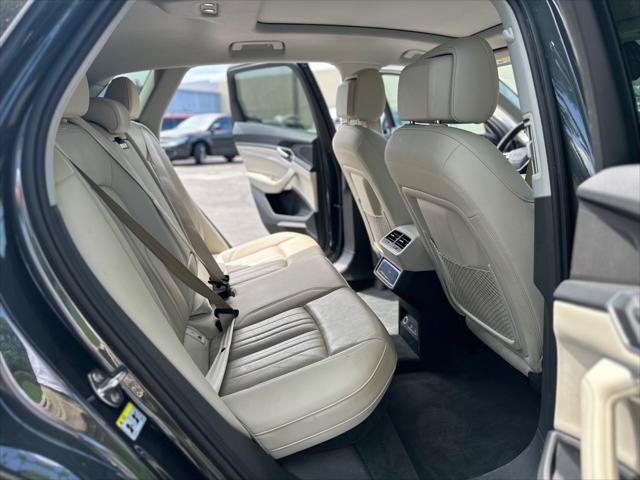 Used 2022 Audi e-tron Premium Plus w/ Premium Plus Package AWD/4WD image 21