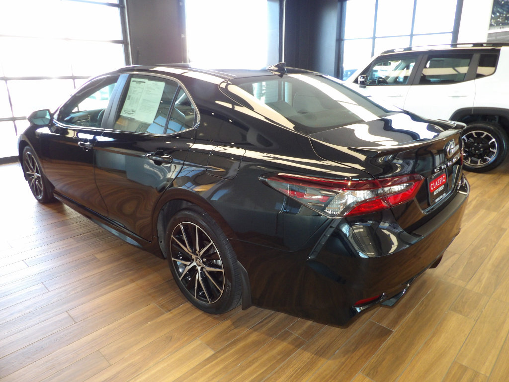 Used 2024 Toyota Camry SE AWD/4WD image 9