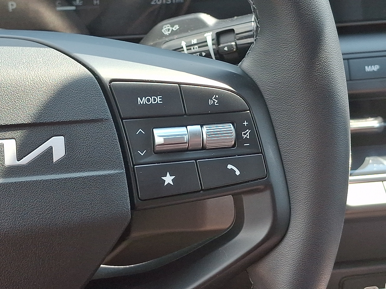 Certified 2025 Kia K4 EX FWD image 22