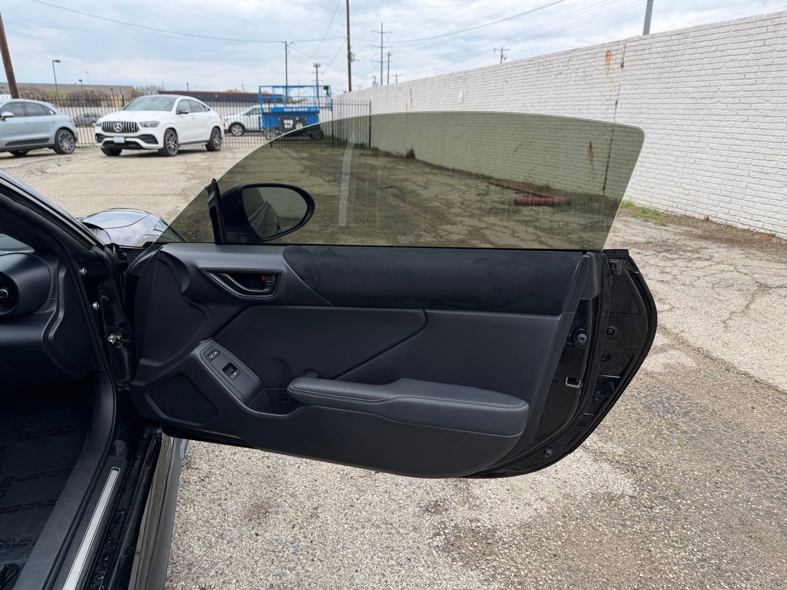 Used 2023 Toyota GR86 Premium w/ ALL Weather Mat Package (TMS) image 25