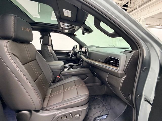 Certified 2025 Chevrolet Suburban High Country w/ Sun And Tow Package AWD/4WD image 32