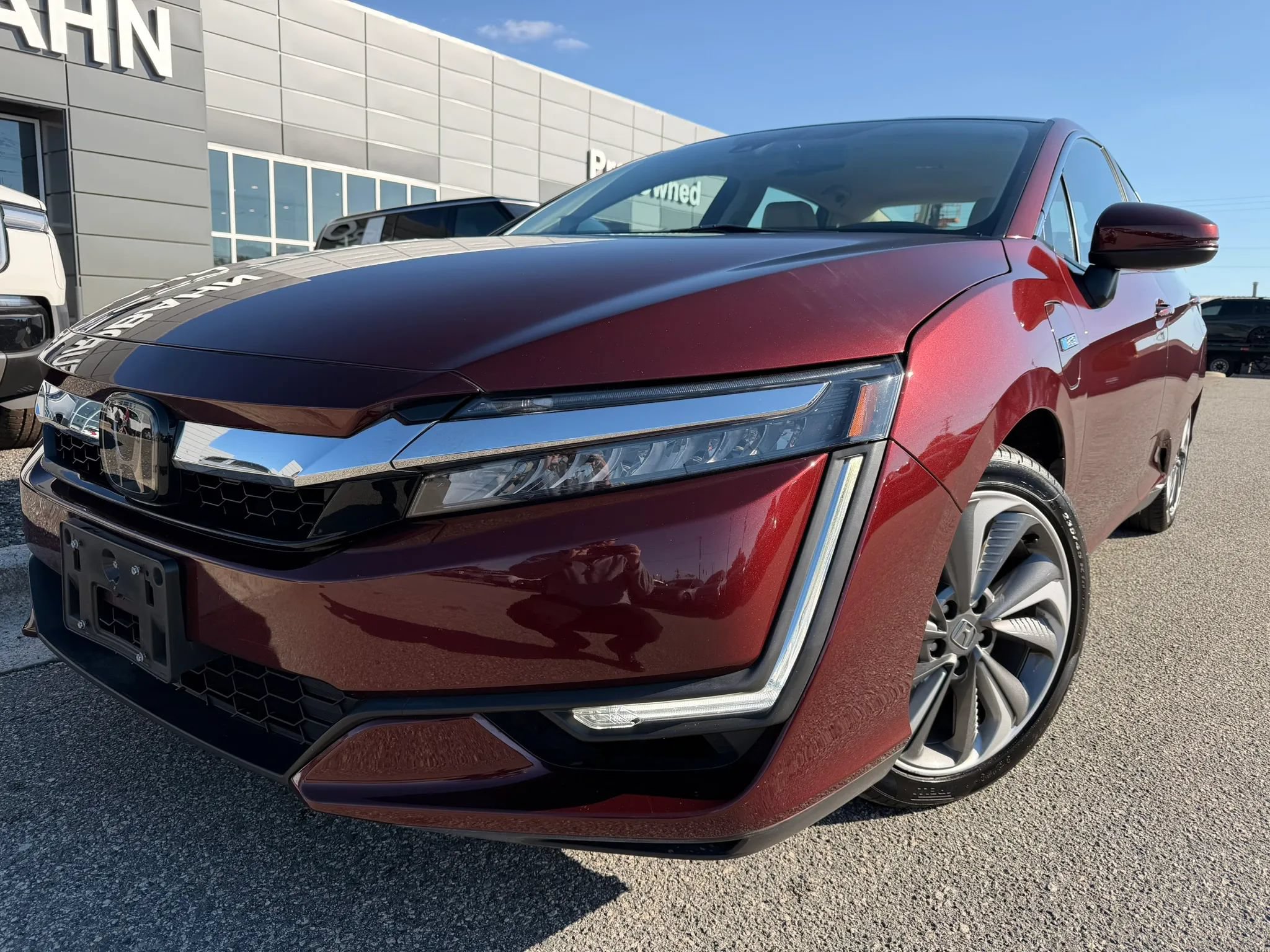 Used 2018 Honda Clarity Touring image 1
