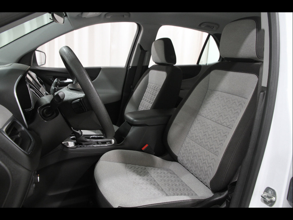 Used 2023 Chevrolet Equinox LS w/ Midnight Edition image 5