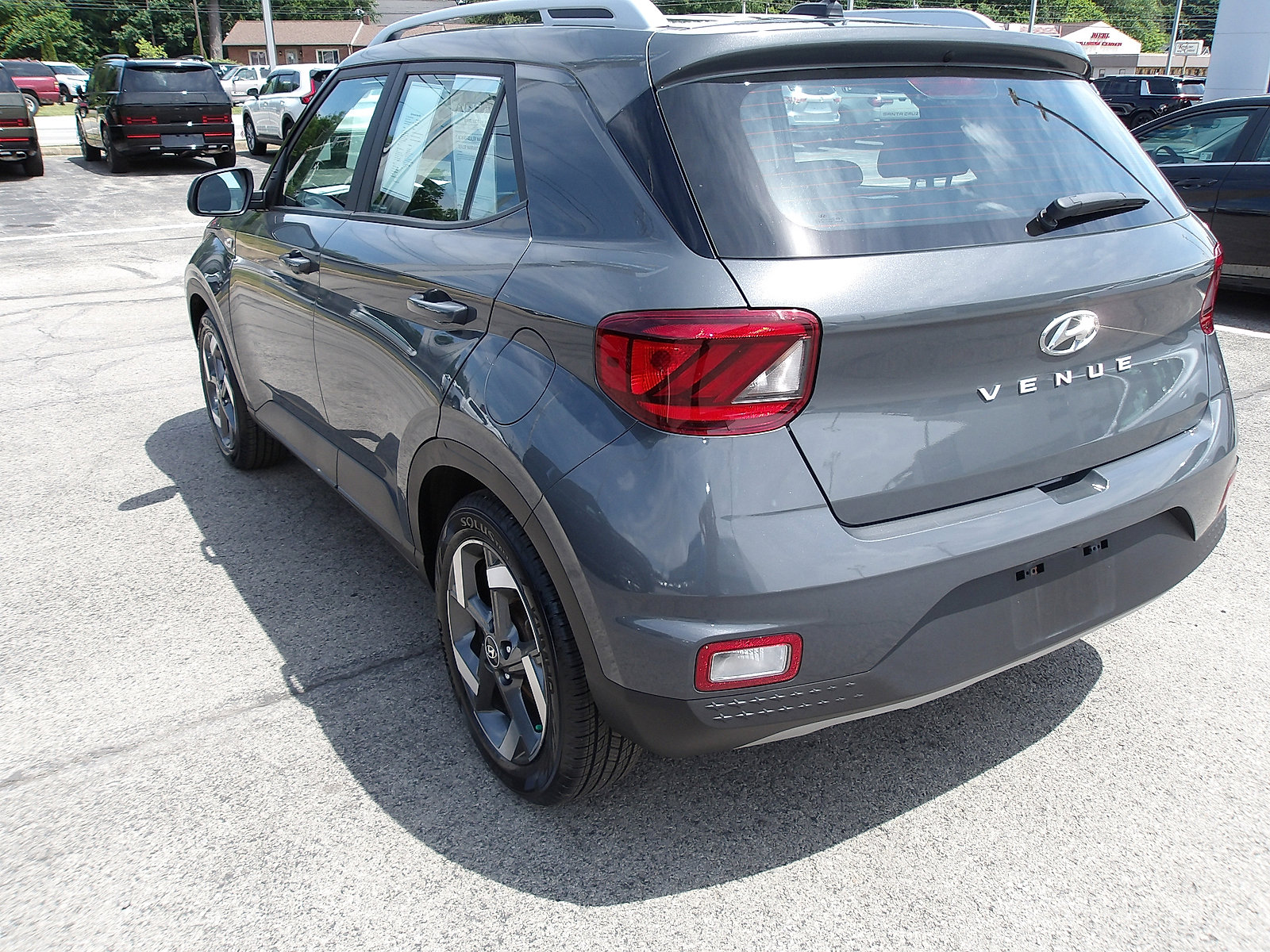 Certified 2024 Hyundai Venue SEL FWD image 5