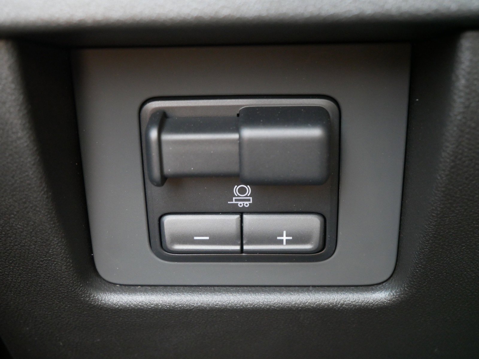 New 2023 GMC Canyon Denali image 8