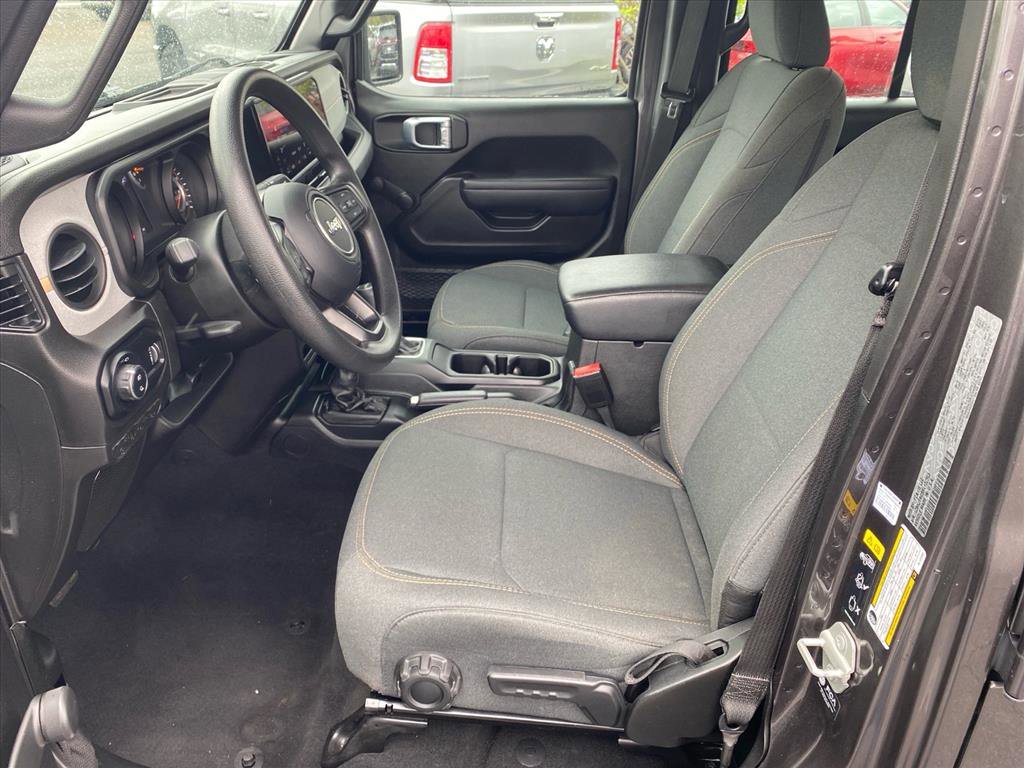 Used 2024 Jeep Gladiator Sport AWD/4WD image 9